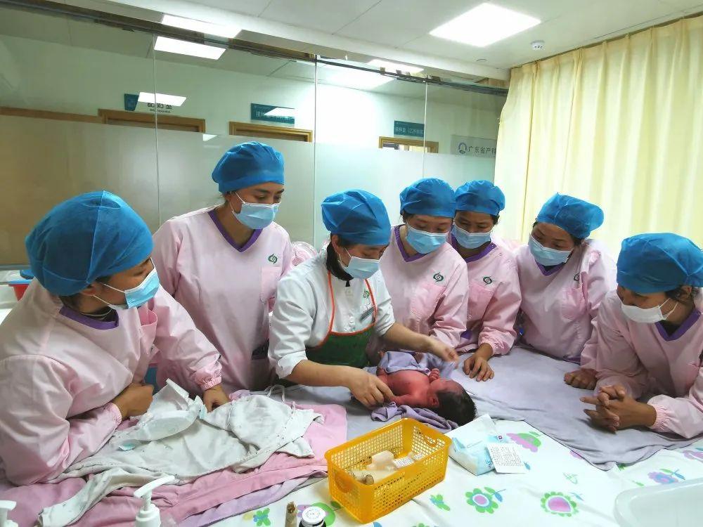 闽清县妇婴监护型护送